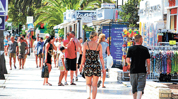 El turisme triplica l’activitat als CAP de la Costa Daurada durant l’estiu